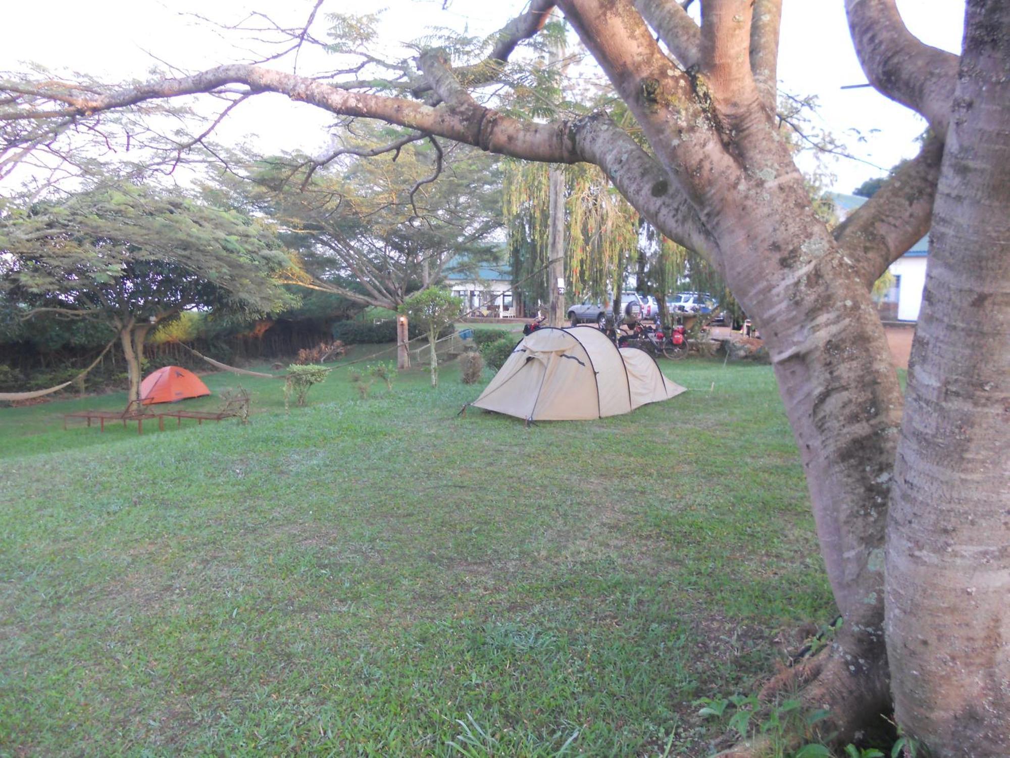 Masaka Backpackers, Tourists Cottage & Campsite Exterior photo