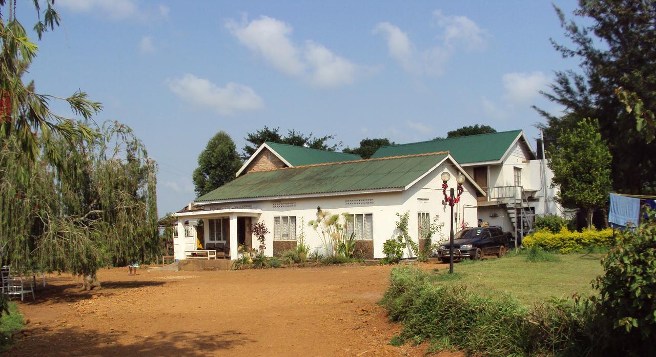 Masaka Backpackers, Tourists Cottage & Campsite Exterior photo