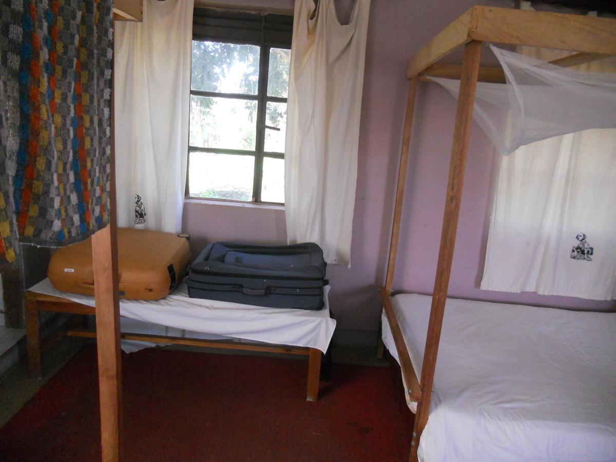 Masaka Backpackers, Tourists Cottage & Campsite Exterior photo