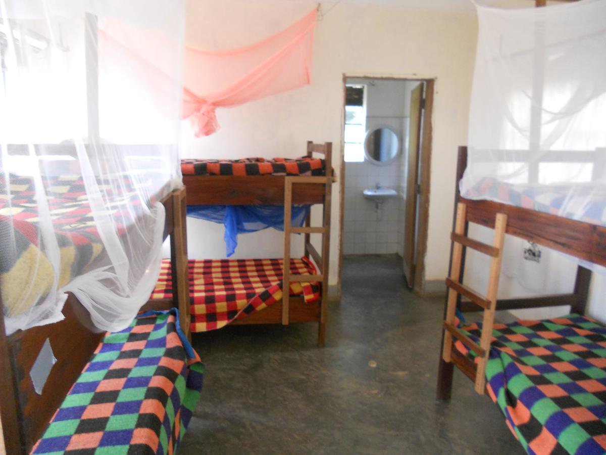 Masaka Backpackers, Tourists Cottage & Campsite Exterior photo