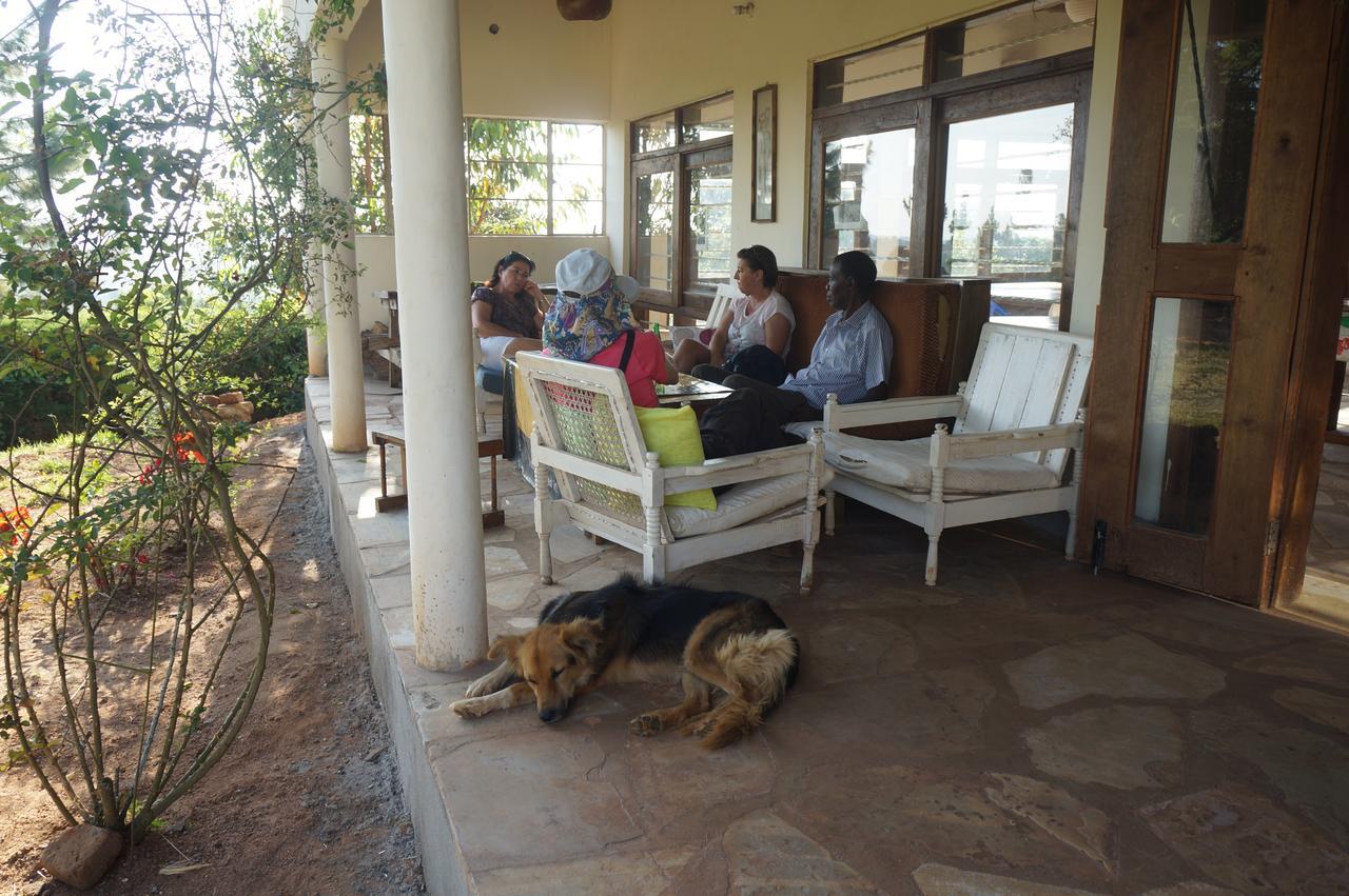 Masaka Backpackers, Tourists Cottage & Campsite Exterior photo